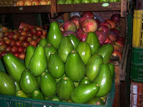 aguacates | Central Mayorista Medellin, Colombia: | Familia Restrepo Fernández | Flickr