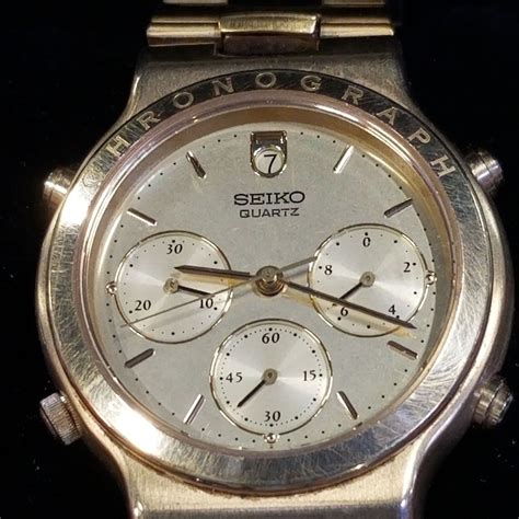 CASED MENS SEIKO CHRONOGRAPH QUARTZ WATCH - Big Valley Auction