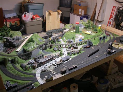 Zack's Amazing 4' X 8' N Scale Model Train Layout