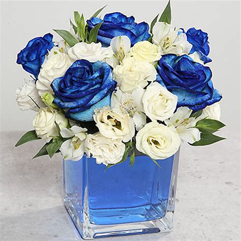 Online Blue Roses Arrangement In Glass Vase Gift Delivery in UAE - Ferns N Petals