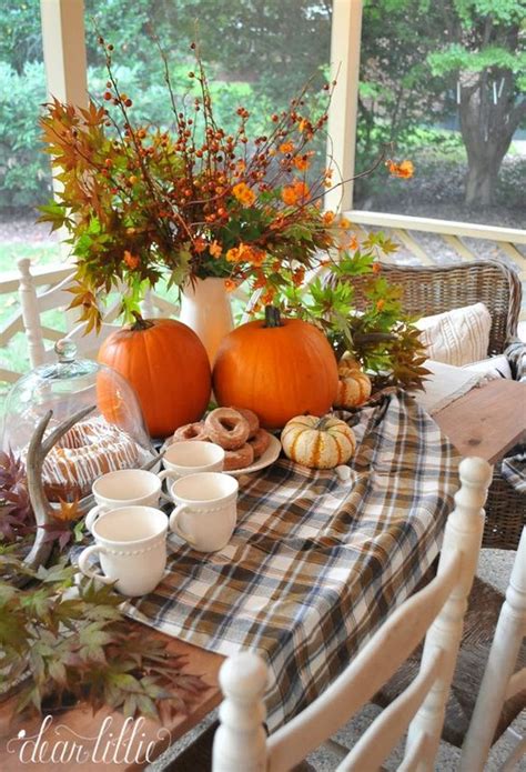 25 Plaid Fall Décor Ideas For A Cozy Touch - Shelterness