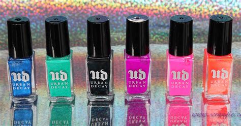 Scrangie: Urban Decay Showboat Nail Kit for Summer 2012 Swatches and Review