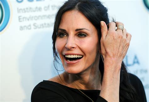 Courteney Cox, 'Friends' cast are united: Seriously, NO reunion - LA Times