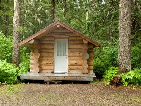 Simple but Spacious Log Cabin vs Tiny Log Cabin - Tiny House Pins