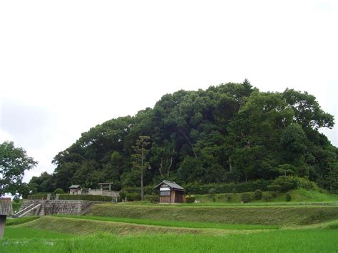 The tomb of Empress Suiko, Taishi-cho, Minami-Kawachi county, Osaka | Tomb, Osaka, Ancient japan