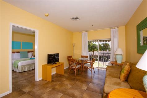 Hotel Rooms in Naples Florida | Naples Garden Inn