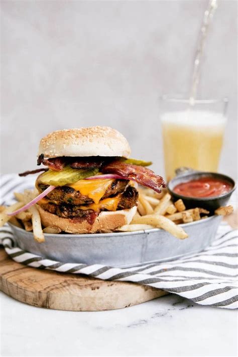 Bourbon Bacon Burger | Recipe | Bbq bacon, Bbq burgers, Burger toppings