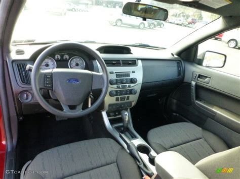 Charcoal Black Interior 2010 Ford Focus SE Sedan Photo #73778360 ...