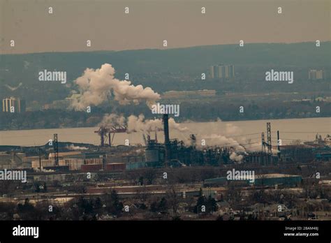 Hamilton Ontario Skyline on a cloudy day Stock Photo - Alamy