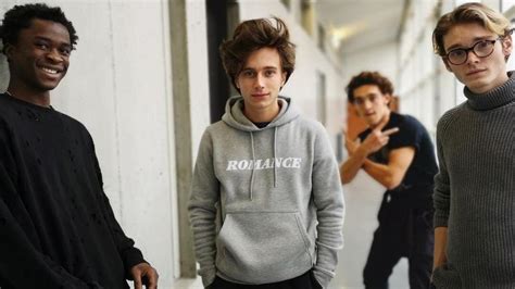 Sweatshirt grey Romance worn by Lucas (Axel Auriant) in Skam France | Spotern