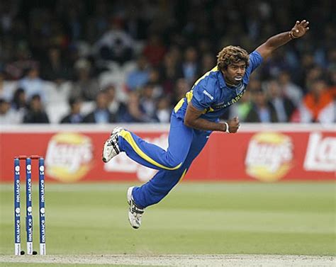 Live Cricket Magazine: Lasith malinga bowling