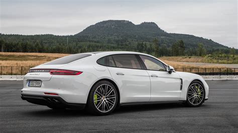 Porsche Panamera Turbo S E-hybrid (2017) review | CAR Magazine