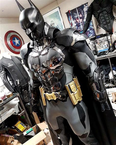 3D file Batman Arkham Knight Armor 🦸・3D printing model to download・Cults