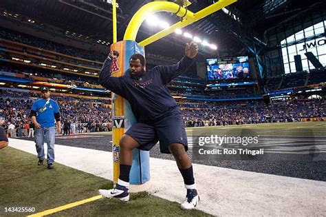 Vince Wilfork Patriots Photos and Premium High Res Pictures - Getty Images