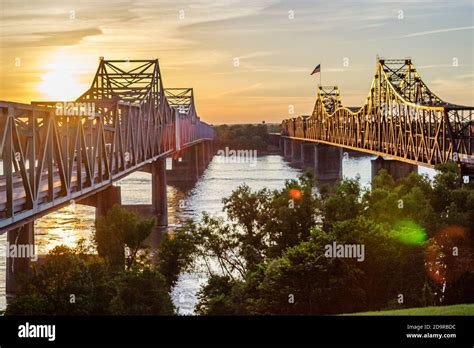 Mississippi vicksburg mississippi river bridges hi-res stock ...