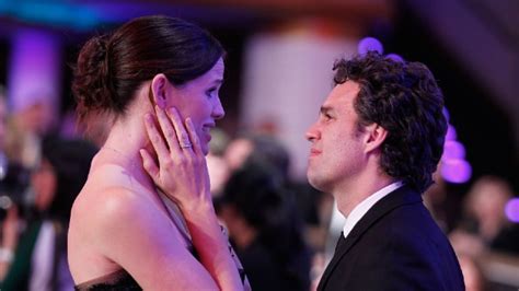 "Old pals" Jennifer Garner and Mark Ruffalo have '13 Going on 30 ...