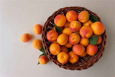 What Do Apricots Taste Like? | Iupilon