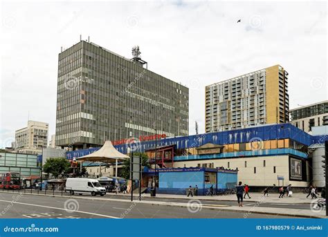 Elephant and Castle Shopping Centre Editorial Stock Image - Image of ...