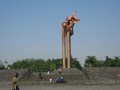 Bandung Lautan Api Monument Park (Tegallega Park) - Bandung