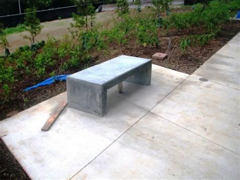 Durable Concrete Garden Bench in 9 Practical Steps