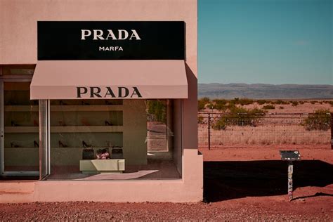 Prada Marfa: An Art-Filled Oasis in the West Texas Desert | The Vale ...