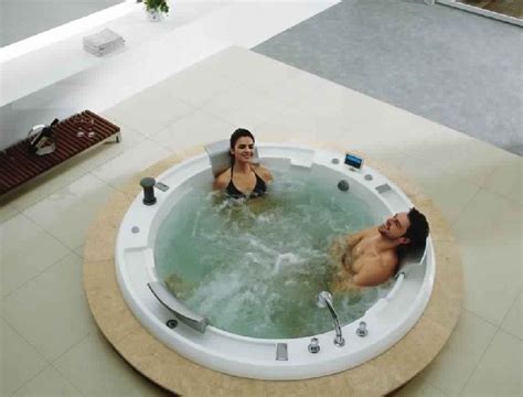 AQUAPOLIS INDOOR SPA BATH TUB at Best Price in Ernakulam - ID: 4907205