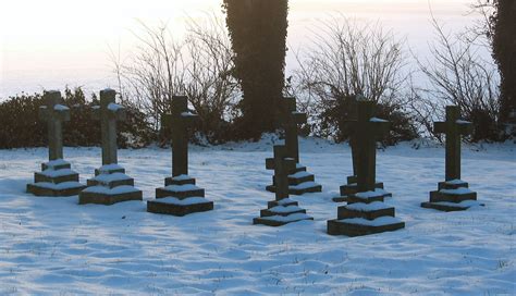 Graves in Snow Free Photo Download | FreeImages