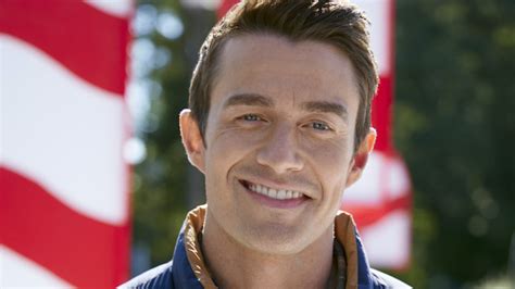 Robert Buckley on Having 'More Fun' in Hallmark's 'Christmas House' Sequel