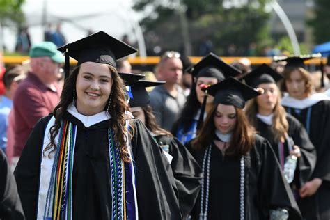 More than 500 receive degrees at Mount Saint Mary College Commencement | Mount Saint Mary College