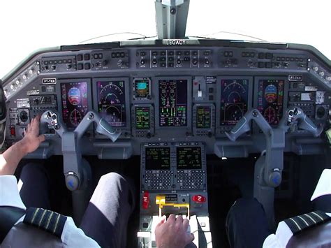 Legacy-650-cockpit – Hongkong Jet