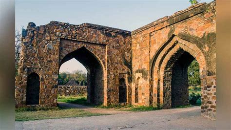 Heritage Tour | Of Kings and Djinns: The mysterious ruins of Feroz Shah Kotla in Delhi are a ...