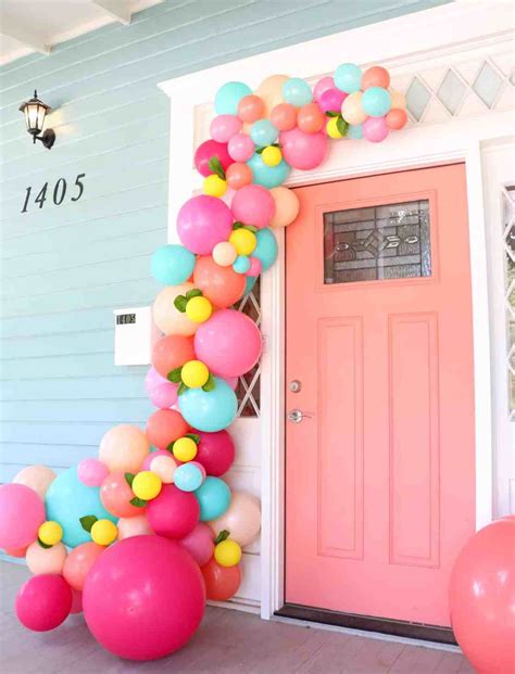 20+ Gorgeous Dollar Store DIY Balloon Garland Ideas - Smart Party Ideas