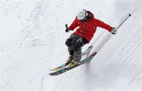 Master The Basics Of Alpine Skiing - GripOutdoor.com