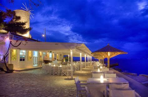 Sunset Restaurant in Hydra Island | Sunset restaurant, Greece, The perfect getaway