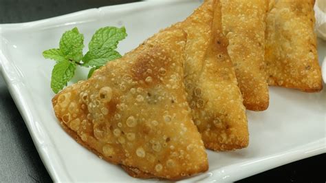 Chicken Keema Samosa Recipe | Steffi's Recipes