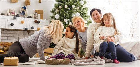 A large family at christmas. 16477046 Stock Photo at Vecteezy