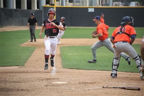 Baseball splits doubleheader - The Chimes