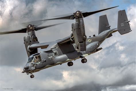 US Osprey displays at RIAT in 2015 | Osprey aircraft, Airplane fighter, Riat