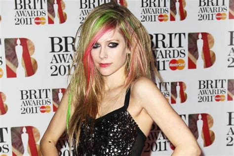 Avril Lavigne Covers Kesha’s ‘TiK ToK’