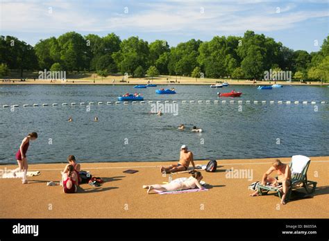 HYDE PARK SERPENTINE LIDO Stock Photo: 20902374 - Alamy