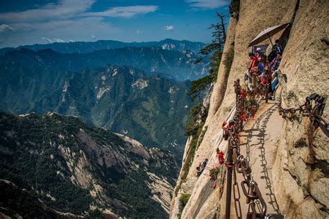 Huashan Mountain The Most Dangerous Hiking - PRE-TEND Be curious - Travel