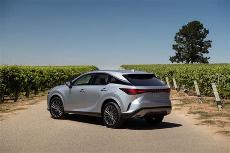 Review: 2023 Lexus RX cuts the luxury crossover in quarters ...