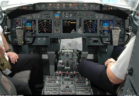 737 700 Cockpit