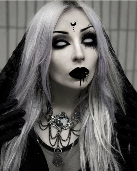 Pin on Astarithy-Model | Halloween makeup witch, Halloween makeup looks, Halloween costumes makeup