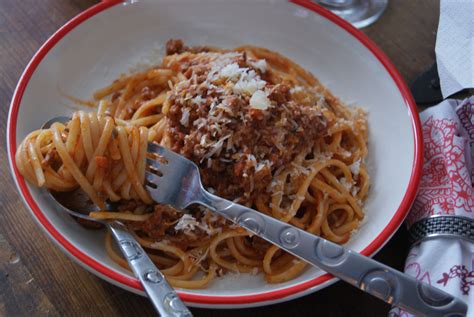 Ragu' alla Bolognese - SugarLoveSpices