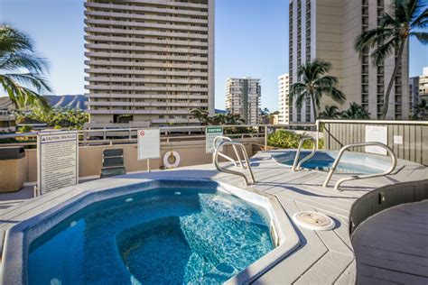 Aston at the Waikiki Banyan | Oahu | Aqua-Aston Hotels