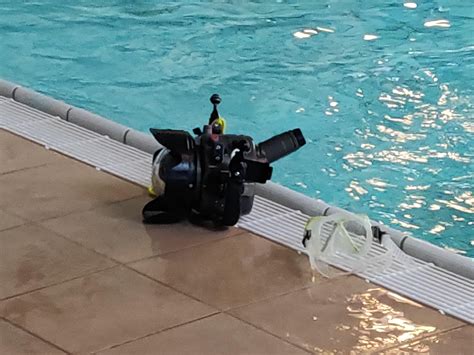 Saw it next to a swimming pool. Some underwater camera maybe? : whatisthisthing