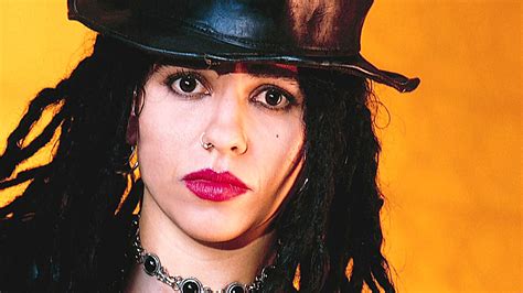 linda perry (4 non blondes) | Mixed race celebrities, Blonde, Perry