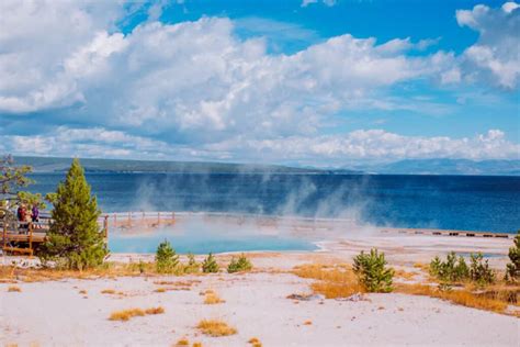 Tips for Visiting Yellowstone in June – 2023 Ultimate Guide – American Southwest National Parks