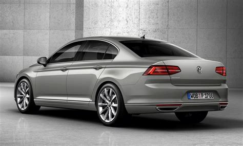 2015 Volkswagen Passat Debuts Fresh European-Model-Only Redesign 32